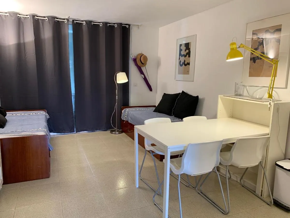 Isla Apart Sitges 0*,